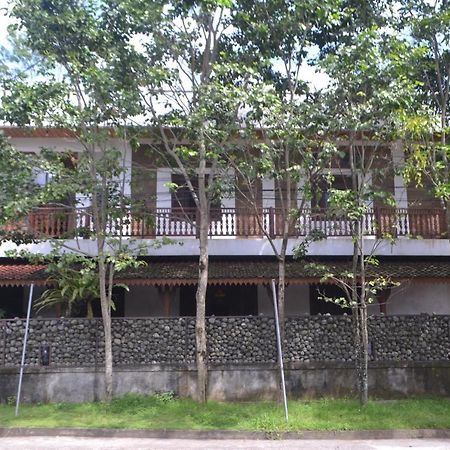 Hotel Batukaras Kalaras Exterior photo