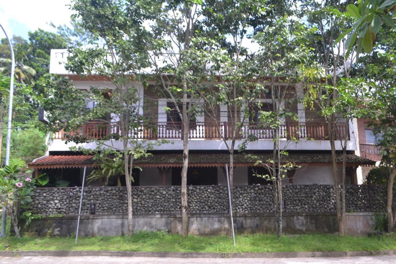 Hotel Batukaras Kalaras Exterior photo
