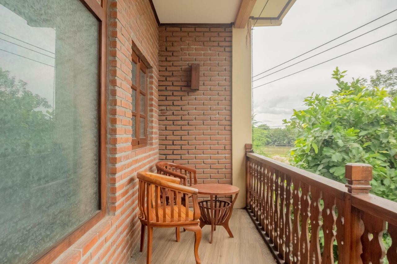 Hotel Batukaras Kalaras Exterior photo